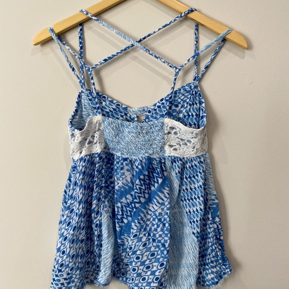 Hollister flowy tank top - Picture 2 of 4